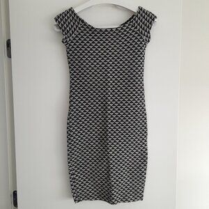 Brand New Zara Houndstooth Bodycon Dress Size XS